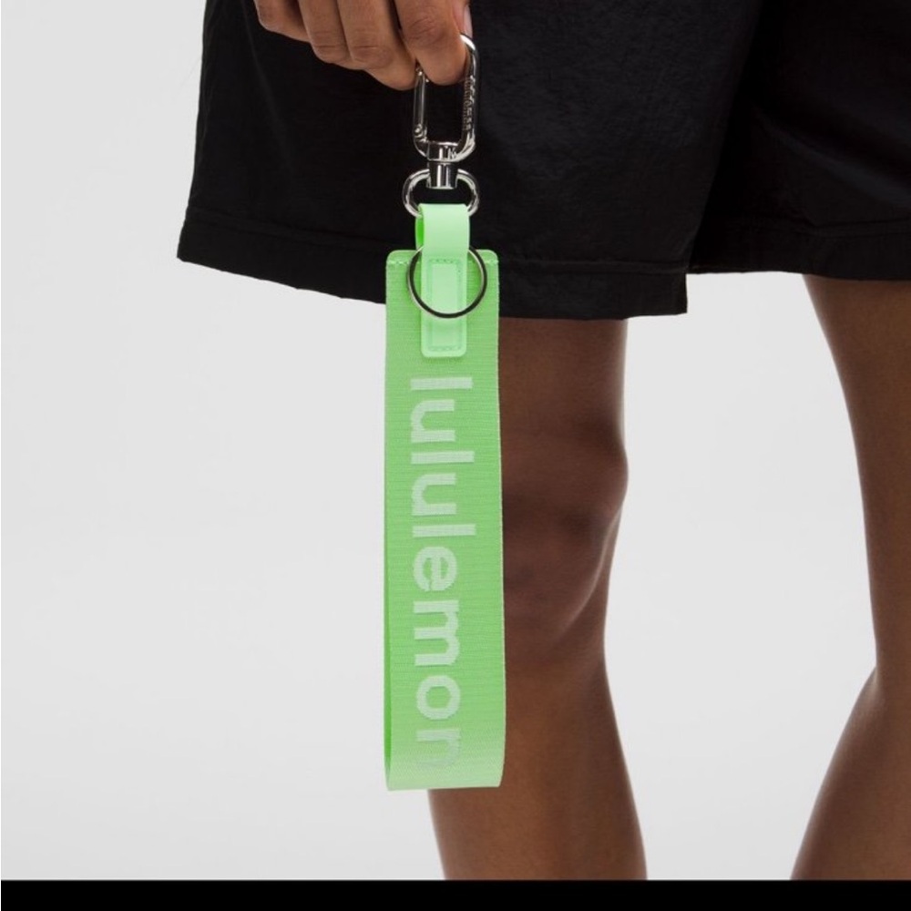 Lululemon - Picture 2 of 2